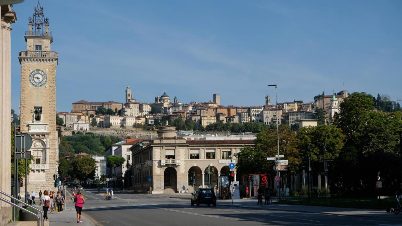 Nxt Station Deluxe Apartment Bergamo Buitenkant foto